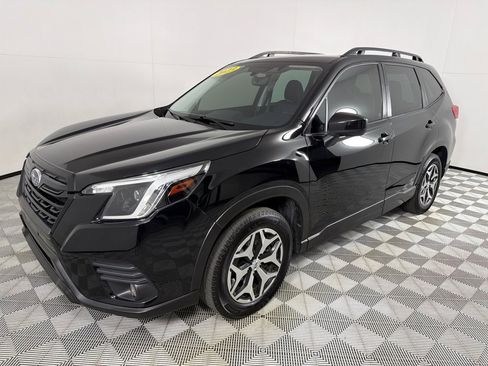 Used 2023 Subaru Forester Premium AWD/4WD image 9