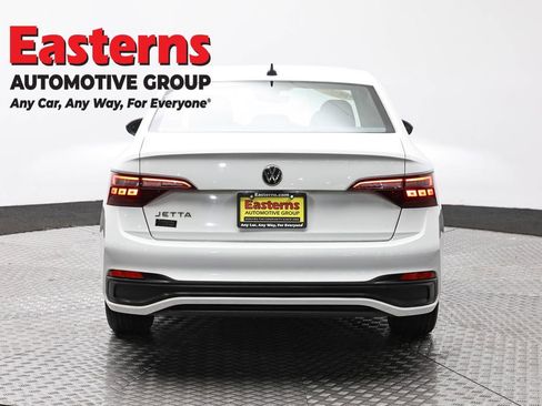 Used 2024 Volkswagen Jetta Sport FWD image 6