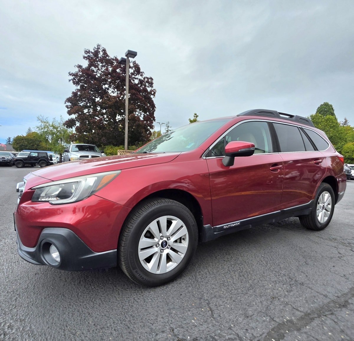 Used 2019 Subaru Outback 2.5i Premium AWD/4WD image 2