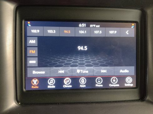 Used 2022 Dodge Charger SXT RWD image 25