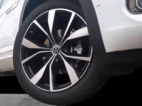 New 2026 Volkswagen Atlas SEL Premium R-Line image 3