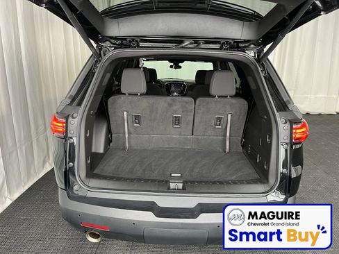 Used 2022 Chevrolet Traverse LT image 9