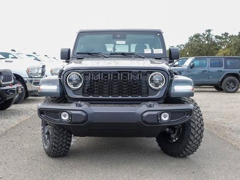 New 2025 Jeep Gladiator Willys image 2