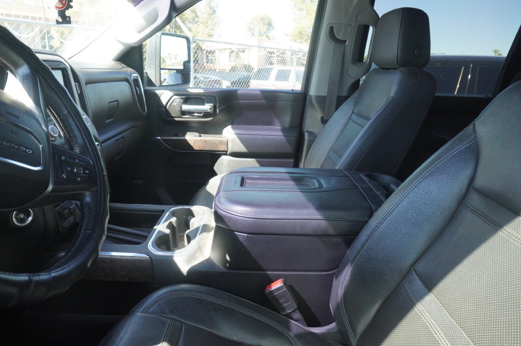 Used 2020 GMC Sierra 3500 Denali w/ Denali Ultimate Package AWD/4WD image 9