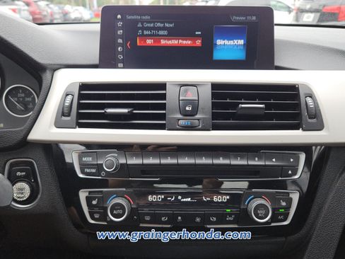 Used 2018 BMW 320i xDrive Sedan AWD/4WD image 15