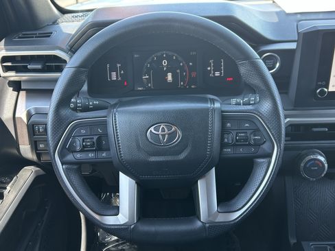 Certified 2026 Toyota 4Runner SR5 AWD/4WD image 22