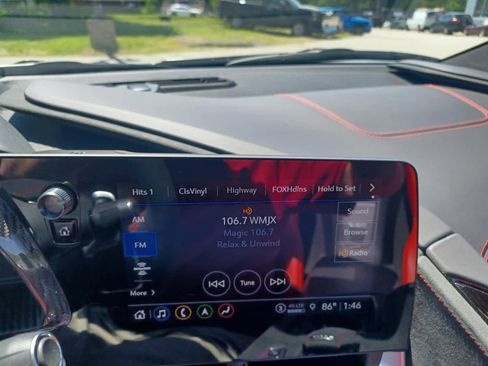 Used 2022 Chevrolet Corvette Stingray Premium Conv w/ Z51 Performance Package RWD image 19