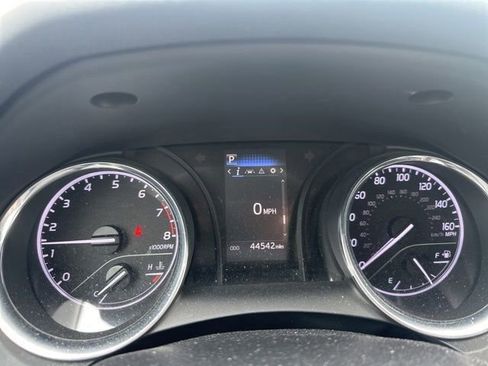 Used 2020 Toyota Camry LE FWD image 3