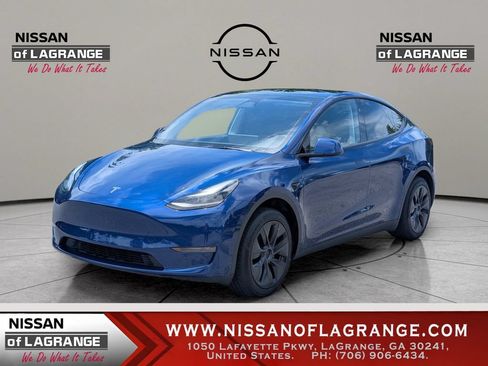 Used 2024 Tesla Model Y 2WD image 1