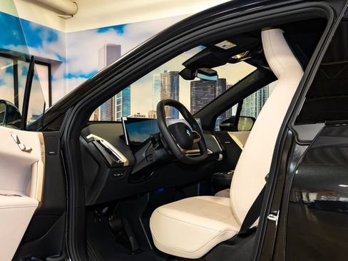 New 2026 BMW iX xDrive45 w/ Premium Package AWD/4WD image 11