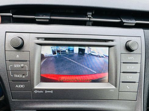 Used 2013 Toyota Prius Three image 11