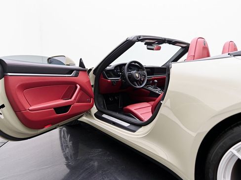 Used 2022 Porsche 911 Carrera S image 38