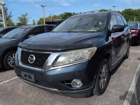 Used 2013 Nissan Pathfinder Platinum w/ Platinum Premium Pkg AWD/4WD image 2