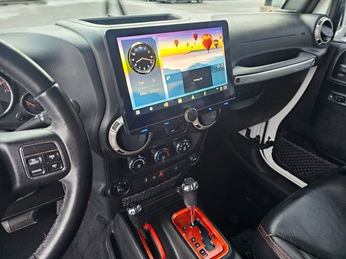 Used 2018 Jeep Wrangler Unlimited Sahara image 20