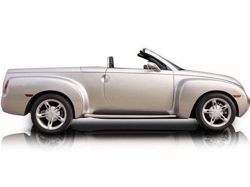 Used 2005 Chevrolet SSR w/ Preferred Equipment Group image 2