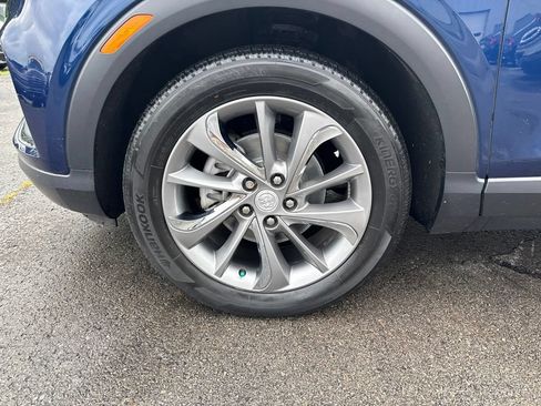 Used 2023 Buick Encore GX Essence w/ Experience Buick Package FWD image 11