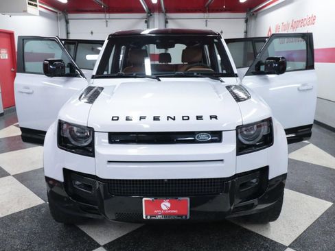 Used 2023 Land Rover Defender 110 V8 image 32