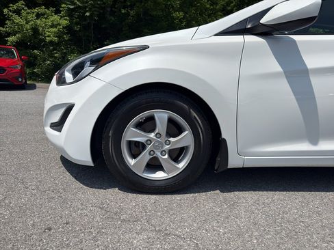 Used 2014 Hyundai Elantra SE FWD image 9