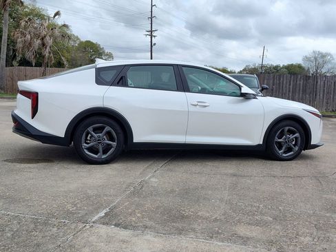 Used 2025 Kia K4 LXS image 10