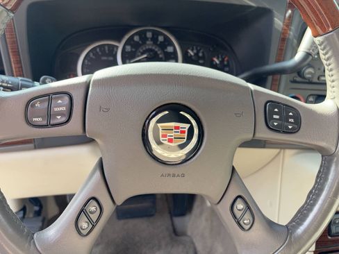 Used 2004 Cadillac Escalade AWD image 7