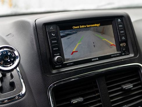 Used 2014 Dodge Grand Caravan R/T image 30