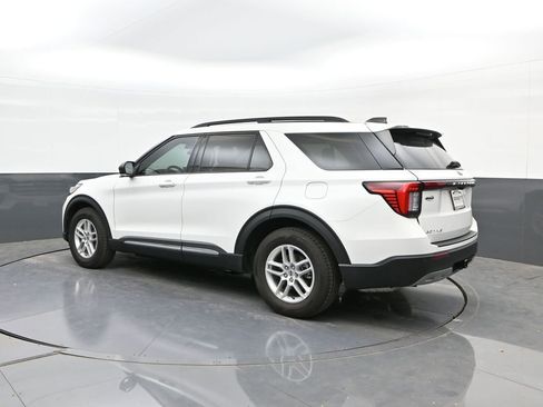 Certified 2025 Ford Explorer Active w/ Active Comfort Package RWD image 5