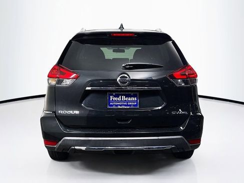 Certified 2018 Nissan Rogue SV image 7