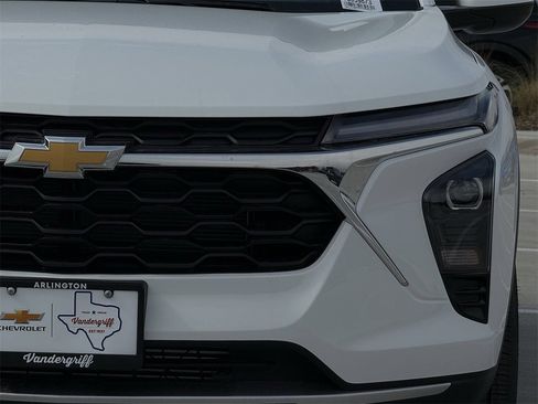 New 2026 Chevrolet Trax LT w/ Sunroof Package image 8