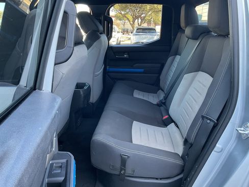 Used 2025 Toyota Tacoma TRD Off-Road image 15