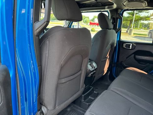 Used 2023 Jeep Wrangler Unlimited AWD/4WD image 14