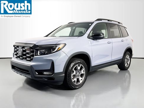 Certified 2023 Honda Passport TrailSport image 1