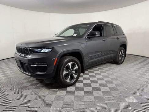 Used 2024 Jeep Grand Cherokee Limited 4xe w/ Luxury Tech Group II AWD/4WD image 3
