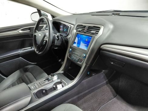 Used 2020 Ford Fusion SE FWD image 21