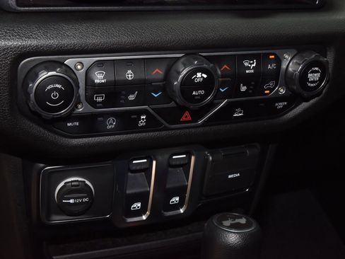 Used 2024 Jeep Wrangler Sport AWD/4WD image 28