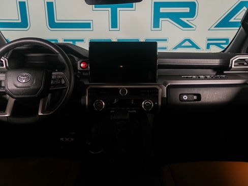 Used 2024 Toyota Tacoma TRD Sport image 10