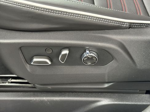New 2026 GMC Yukon AT4 Ultimate AWD/4WD image 14