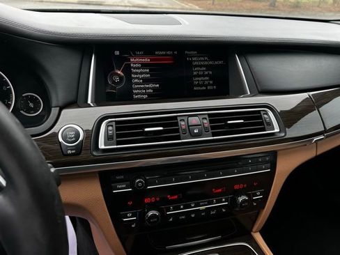 Used 2014 BMW 750Li xDrive image 38