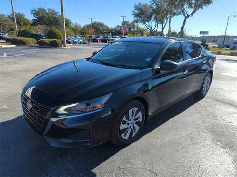 Certified 2024 Nissan Altima 2.5 S image 9