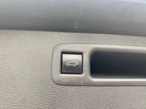 Used 2023 Toyota Highlander XLE FWD image 15