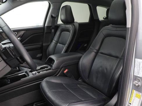 Used 2022 Lincoln Corsair AWD w/ Premium Package image 17