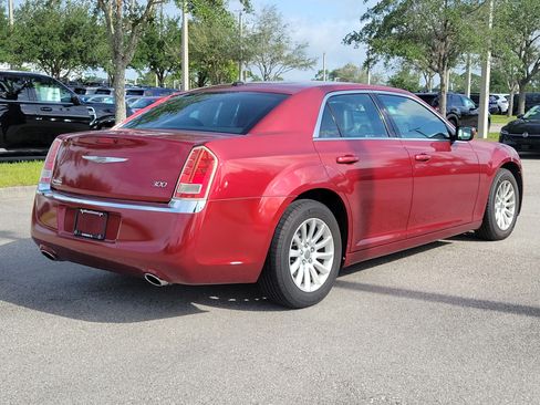 Used 2014 Chrysler 300 RWD image 6