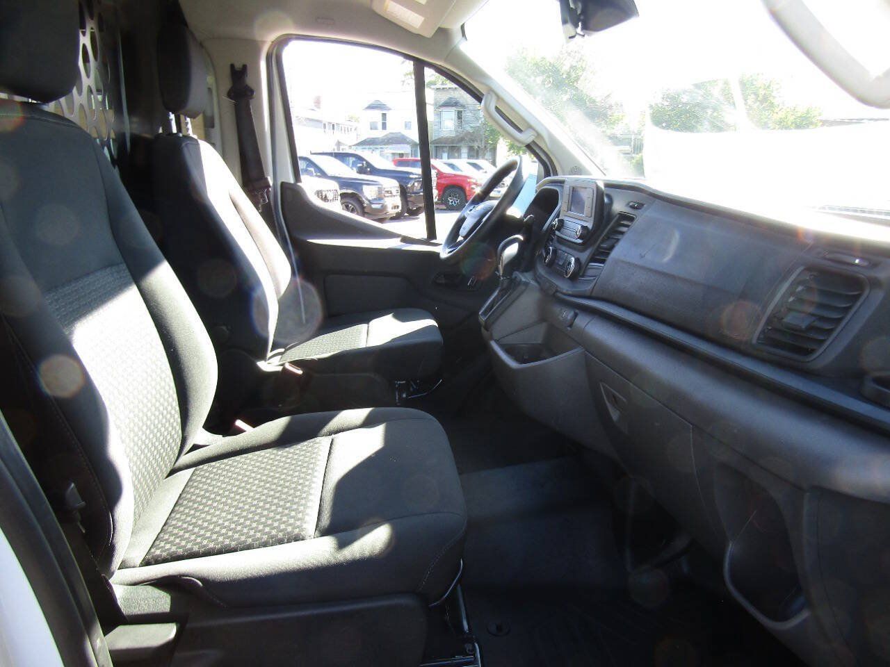 Used 2025 Ford Transit 250 Low Roof w/ Exterior Upgrade Package RWD image 24