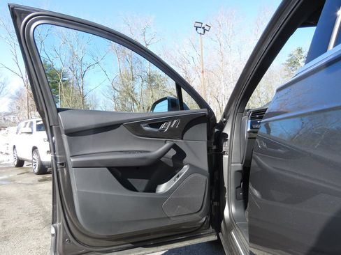 Used 2020 Audi Q7 3.0T Premium w/ Convenience Package image 9