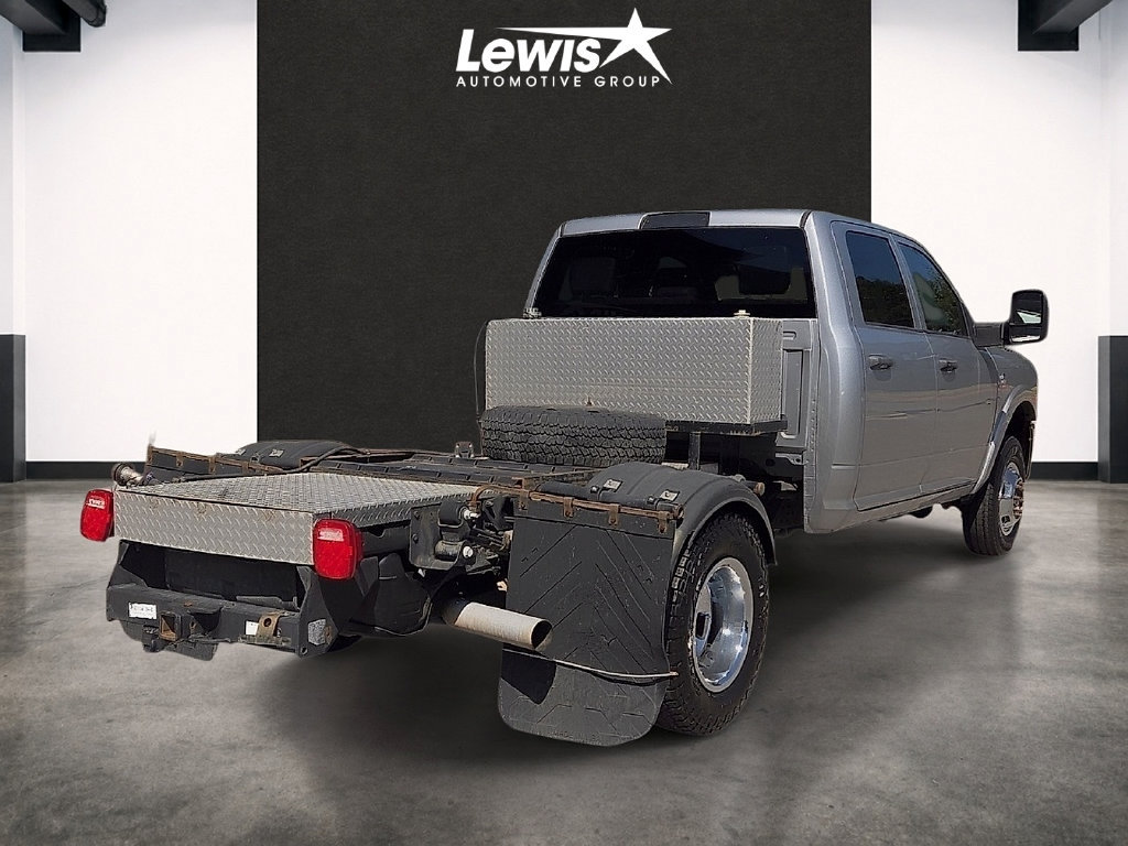 Used 2023 RAM 3500 Tradesman w/ Chrome Appearance Group AWD/4WD image 4