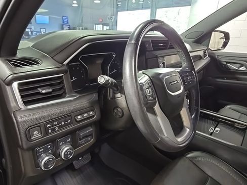 Used 2021 GMC Yukon XL Denali w/ Denali Ultimate Package AWD/4WD image 18
