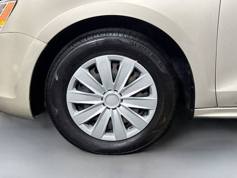 Used 2014 Volkswagen Jetta S image 30