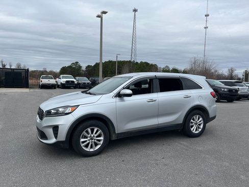 Used 2020 Kia Sorento L image 4