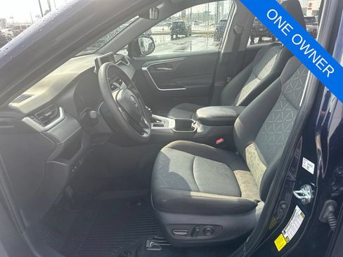 Used 2025 Toyota RAV4 XLE FWD image 9