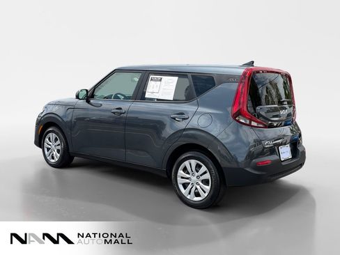 Used 2022 Kia Soul LX FWD image 3