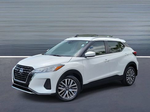 Used 2024 Nissan Kicks SV FWD image 1